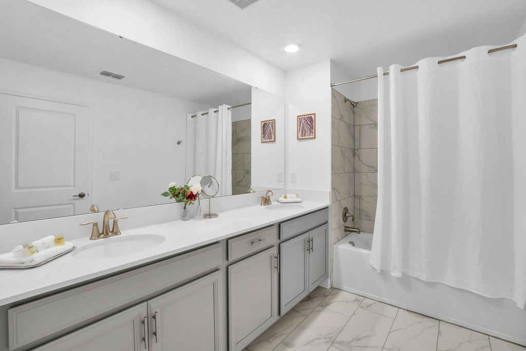 Brand New Storey Lake 5 Bedroom with Pool, Kissimmee, US