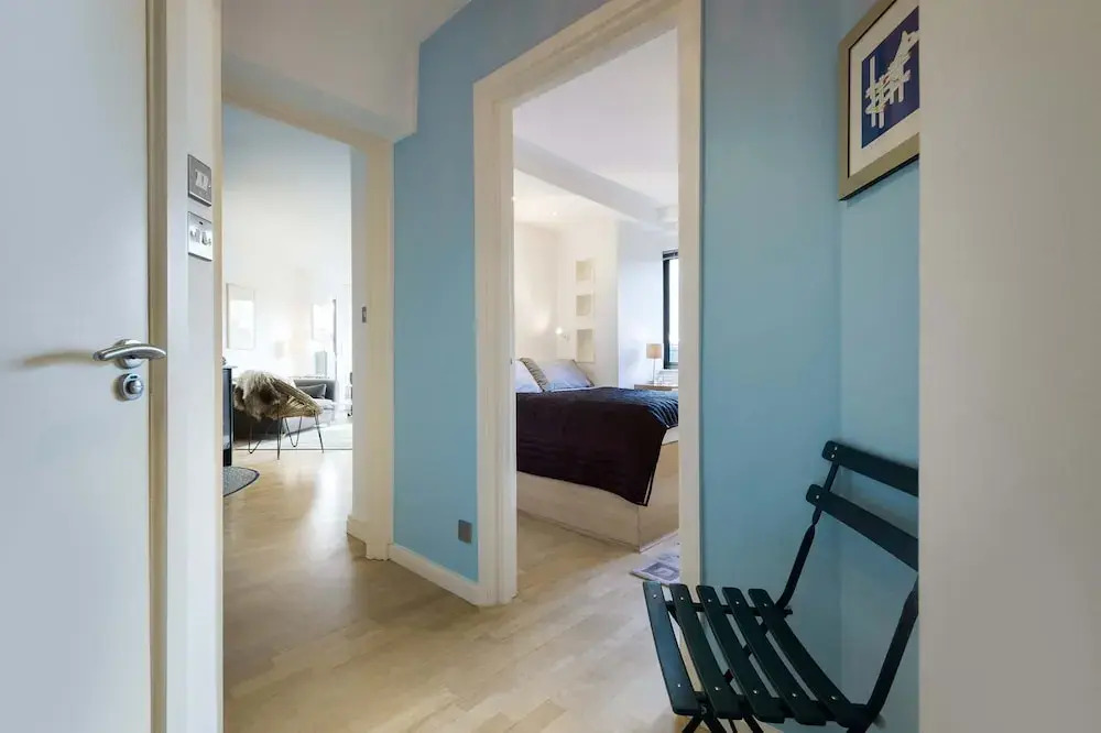 The Snug Spot - Fitzrovia - By Frankie Says