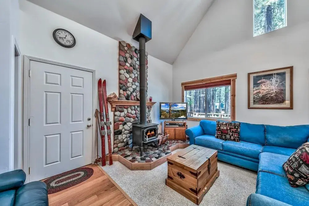 2716HM Hank Monk - 2 Br Chalet
