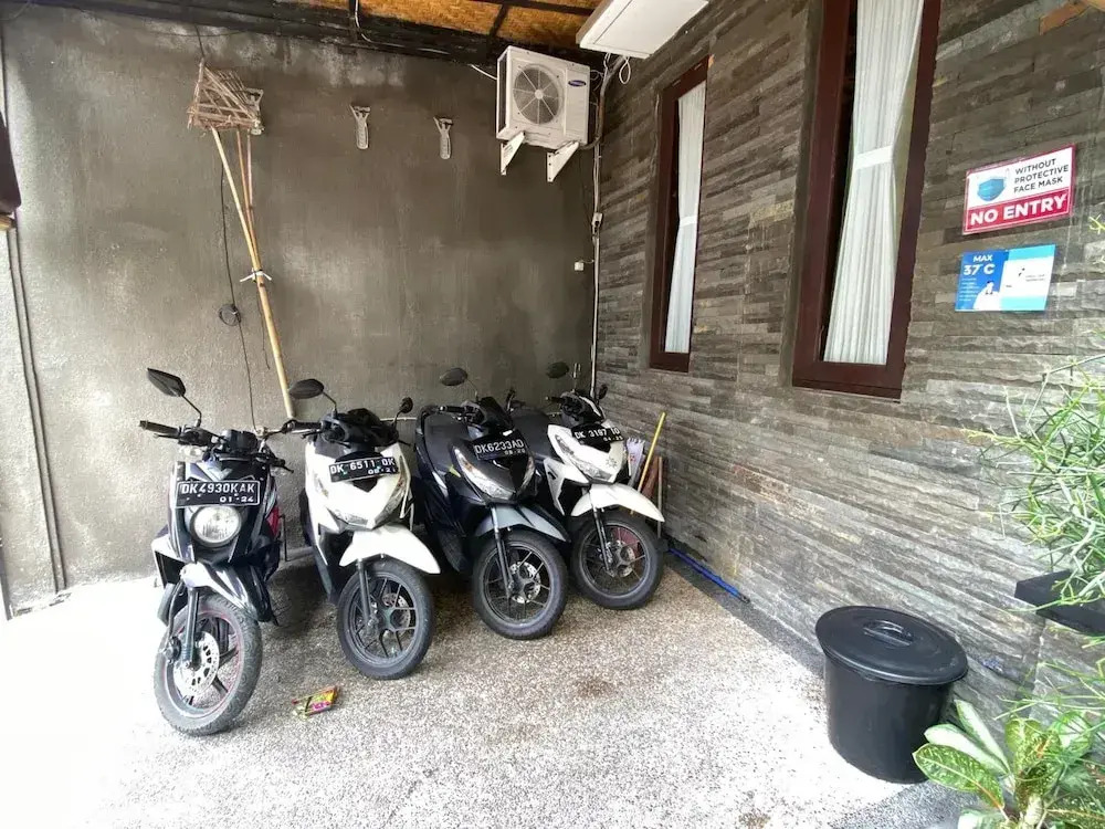 Suwardika Homestay & Dormitory