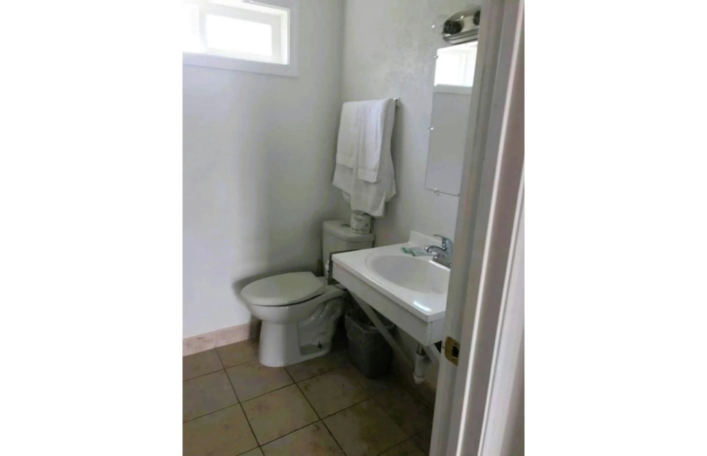 Royal Gateway Motel