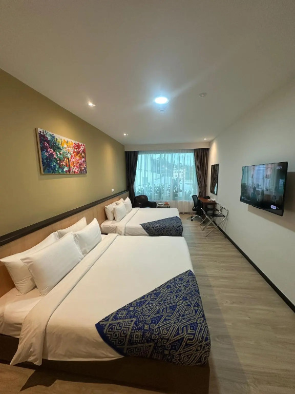 Hotel 7 Suria