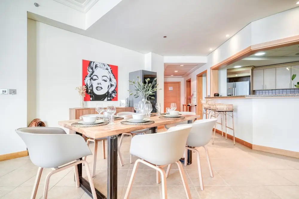 Chic Beachside 3BR Living at the Palm
