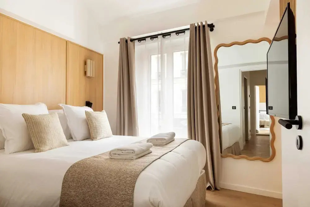 Luxury House With AC - 6bd/12p - Batignolles