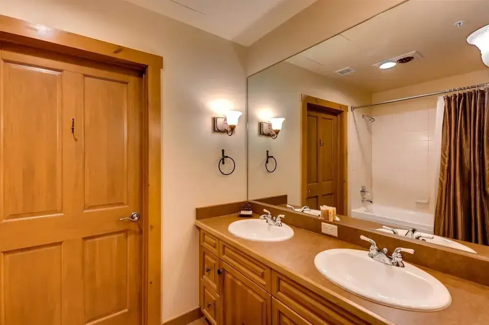 2 Bedroom Colorado Vacation Rental In River Run Village With Pool And Hot Tub Access