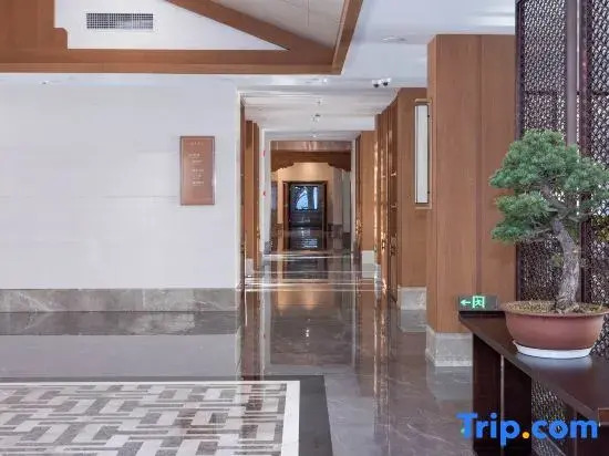 Yangzi Hotel