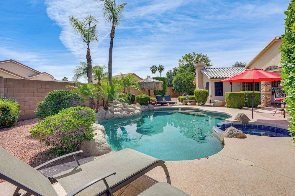 Game Room, Backyard Oasis! Glendale Group Getaway