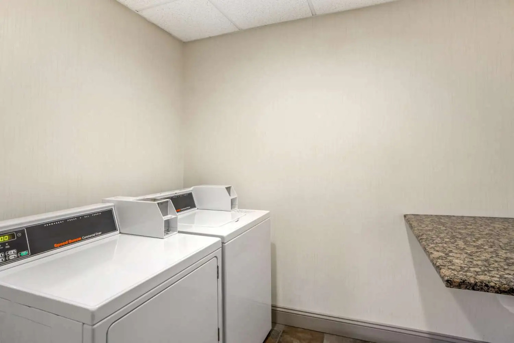 SureStay Studio by Best Western Paradise Lancaster County