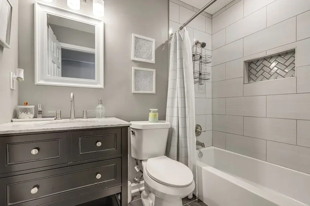 10 Mi to Downtown Macon: Family Home w/ Patio!