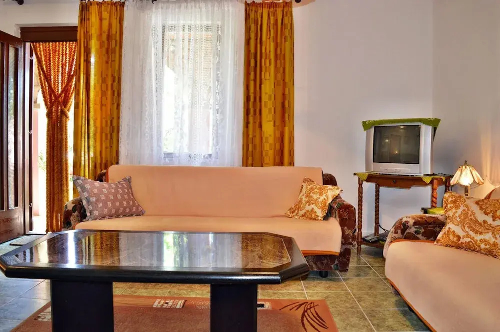 Apartments Savarin 550