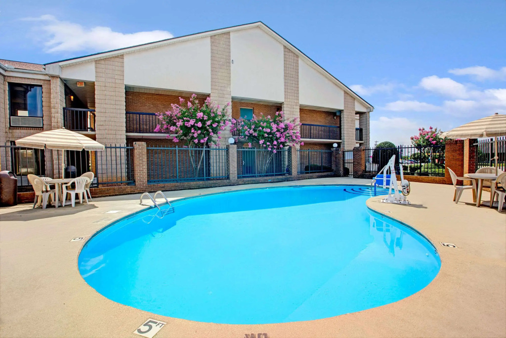 Days Inn by Wyndham Mooresville Lake Norman