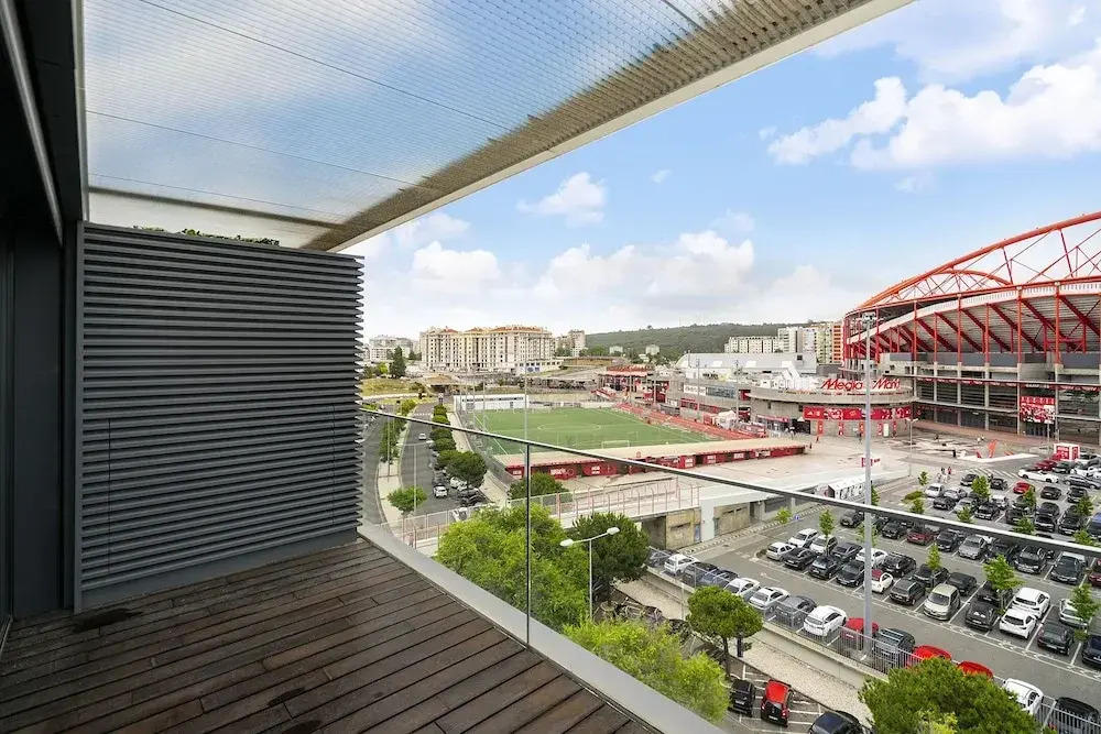 Urban Retreat W/Parking, Elevator & Ac By Benfica Stadium