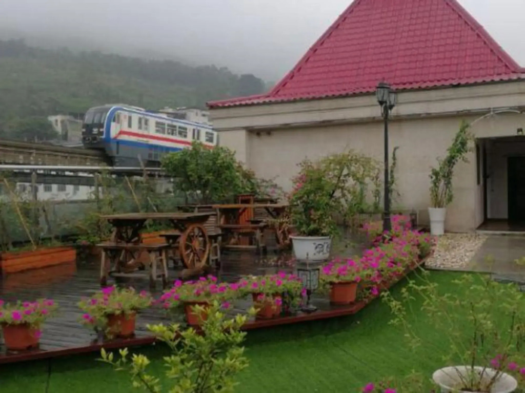 Baoli Xiangxun Theme Hotel