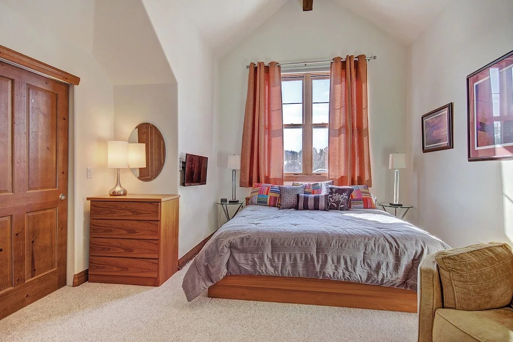 Highland Greens Lodge 305 3 Bedroom Condo by RedAwning