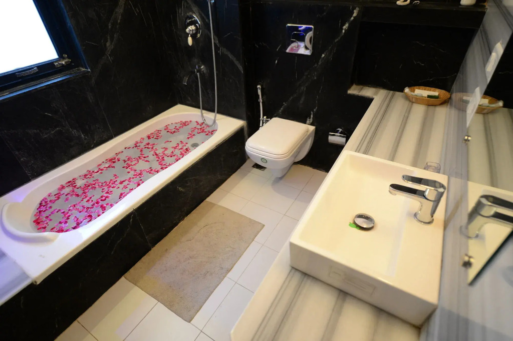 Panna Vilas - A Lake Facing Boutique Hotel