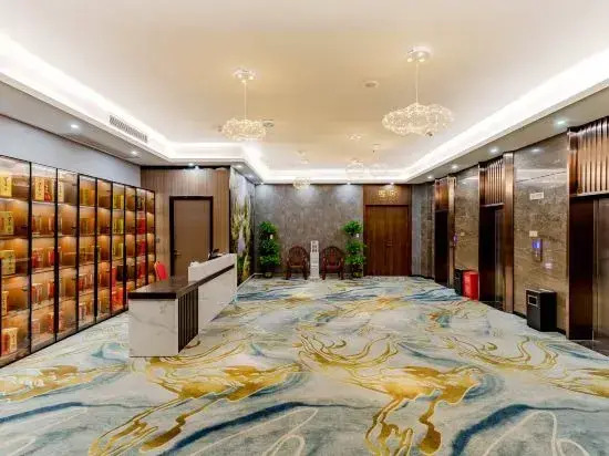 Elong Deluxe International Hotel (Huaibei Suixi)