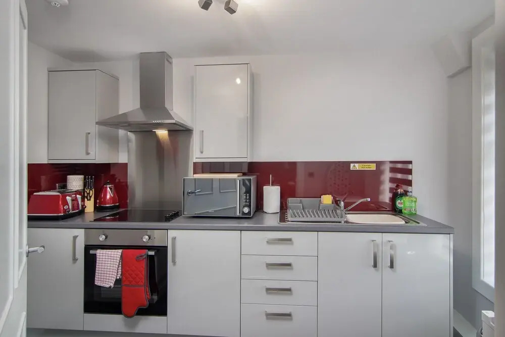 2 Bedrooms Sleeps 6 Near Top Blackpool Attractions