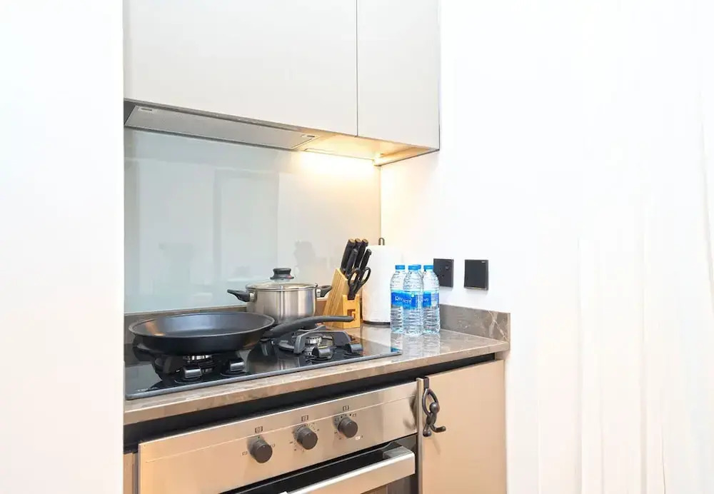 Easygo- Executive 1bdr Northside Busbay