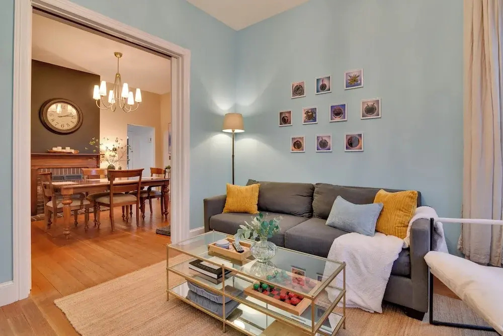 < 1 Mi to Moda Center: Walkable Portland Retreat!