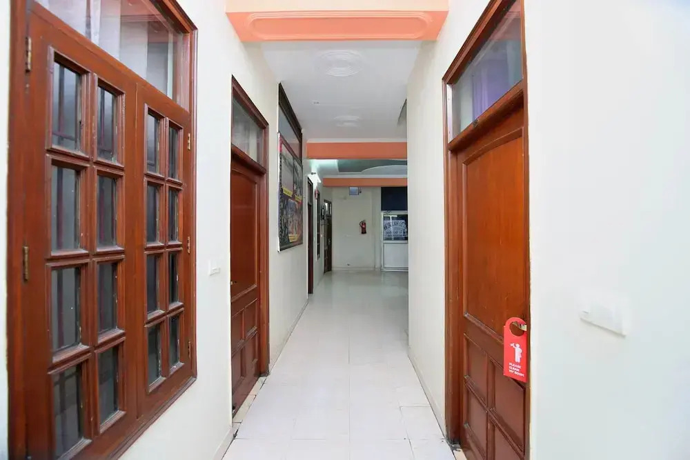 OYO 10239 Holiday INN Paradise