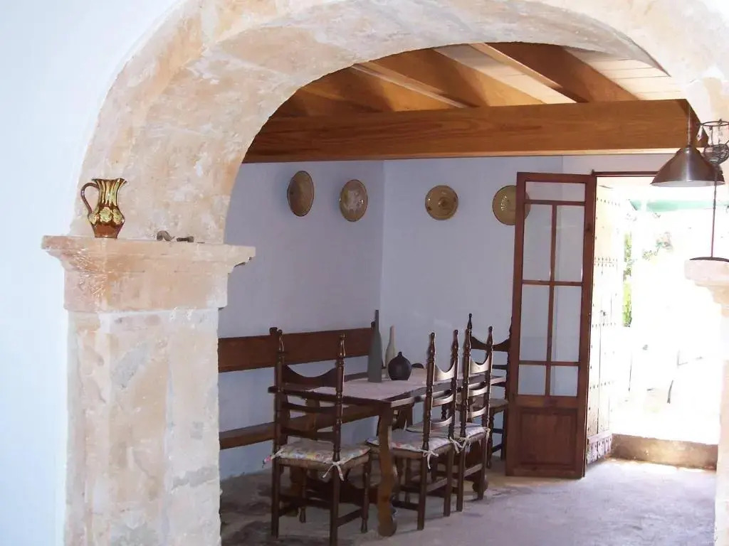 Beautiful Rustic Mallorcan House With Private Pool Near Cas Concos