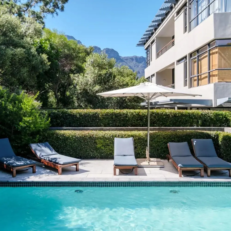 Delightful Rental w Sea Views Vadi Apartment