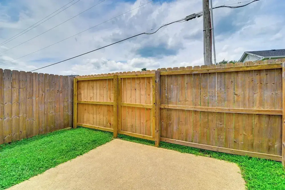 Inviting Bowling Green Escape w/ Smart Tvs!