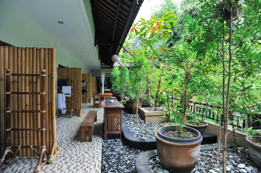 Airy Ubud Raya Teges Kawan Gang Merak Bali
