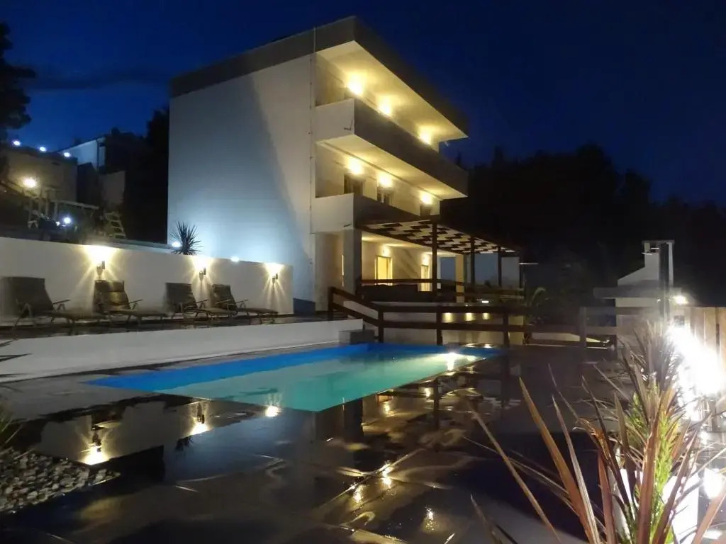Seaside Villa mit Pool für 12 Personen