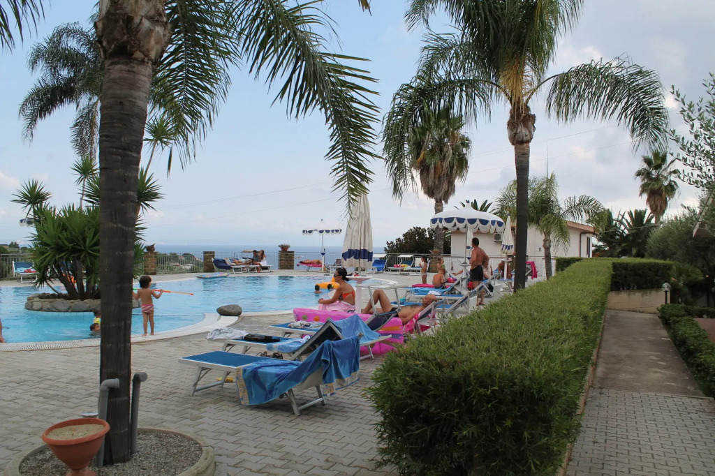 Rosy Hotel Residence