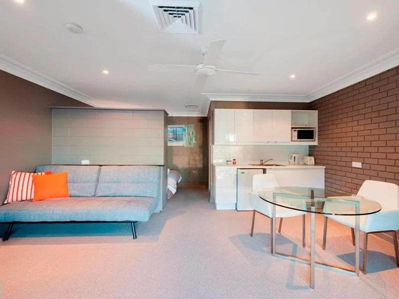 Dutchies Motel Nelson Bay & Dutchmans Beach Apartments