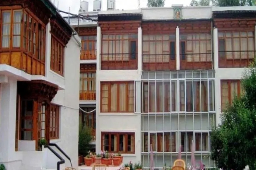 Omasila Hotel