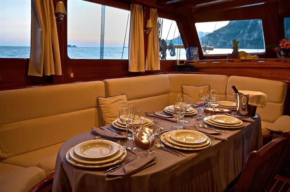 Plaghia Charter Boat&Breakfast
