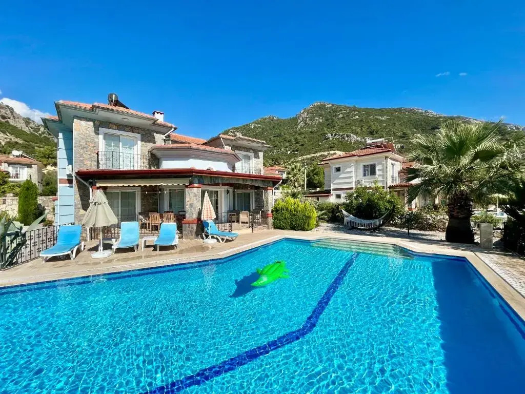 Private Pool - Private 1000m2 Garden, 4 Bedroom - 3 Bathroom - 8 Person, DETACHED Villas, Unlimited WiFi - Free Parking