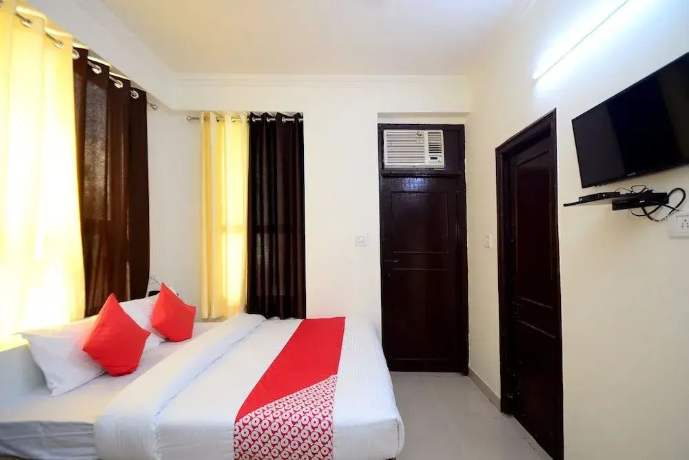 Oyo 28677 Hotel Jeevisha Inn