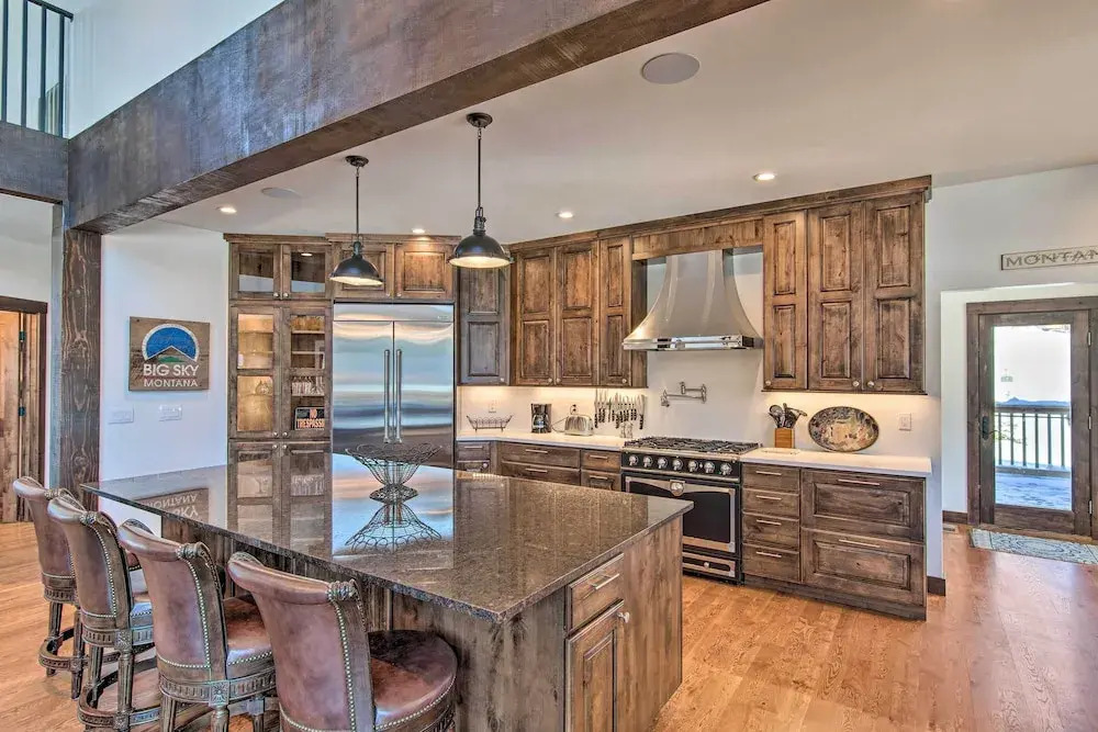 Spacious Big Sky Home w/ Hot Tub & Grill