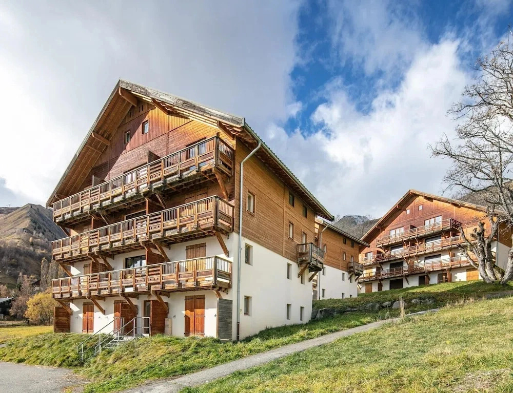 Mountain Apartment With Alpine Comfort