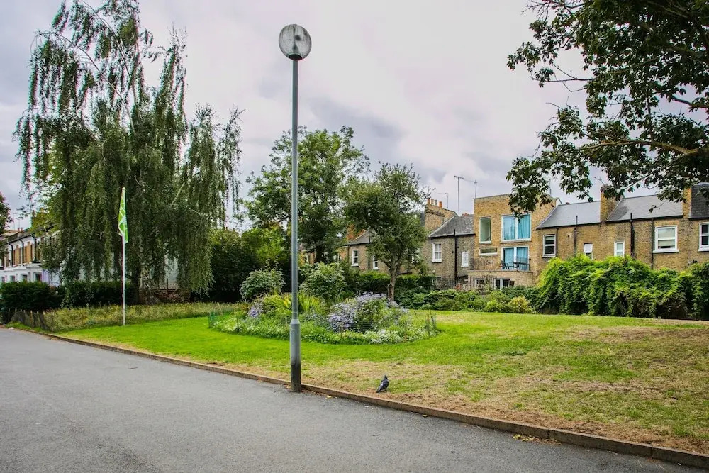 2 Bedroom House in Chelsea