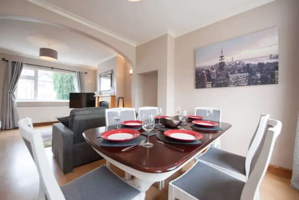Holiday Home - Sleeps 7