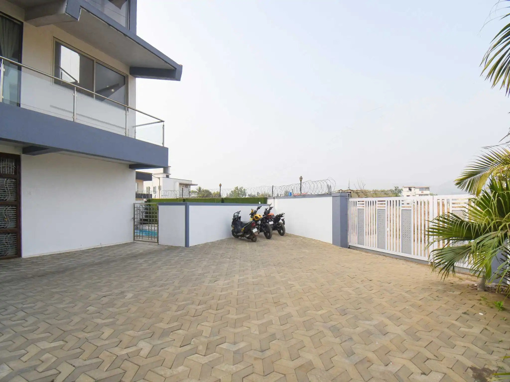 DanCenter Arohi Villa | 4BHK | Pvt Pool | Lonavala