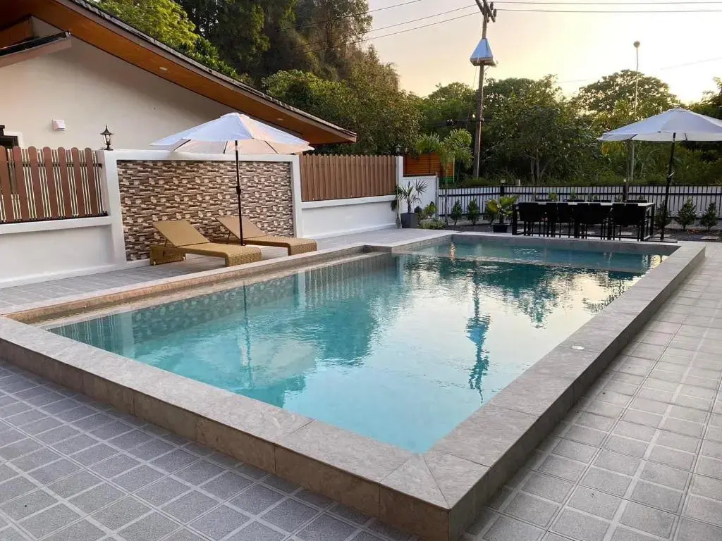Chaison Hill Resort Khanom