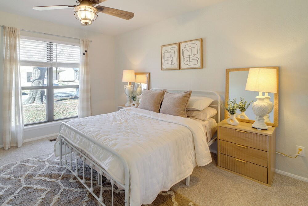 Groups Welcome, Central Location! Tulsa Gem + Yard