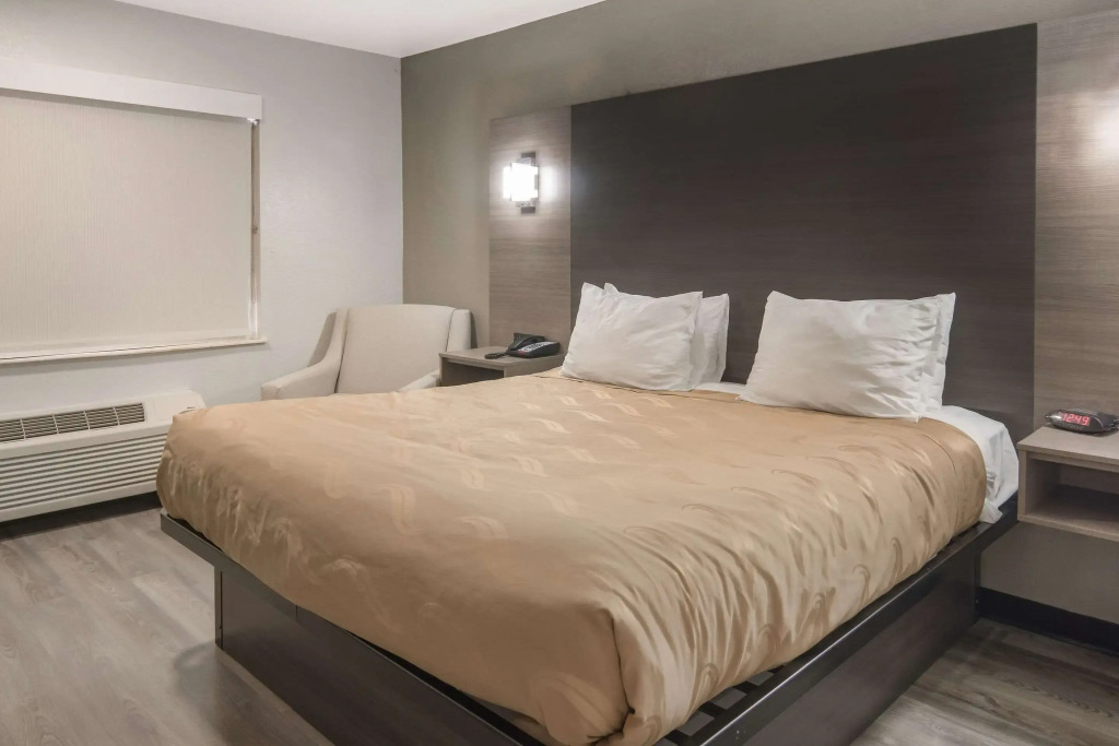 Quality Inn & Suites Fort Worth - Fossil Creek