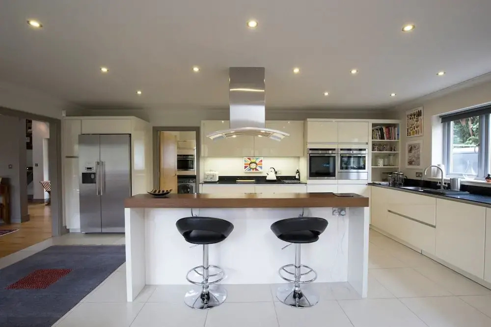 Stunning 5 Bed Garden Home - Oxford