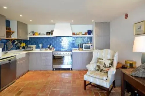 Ref 119. Casa Blanca