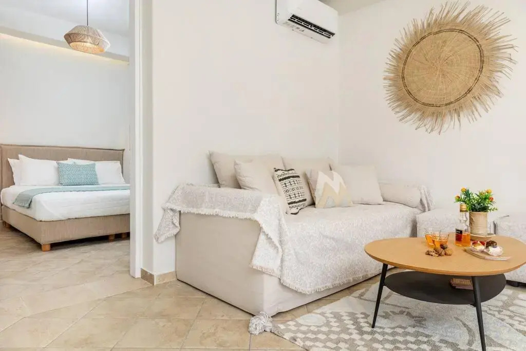 5 Star Residence 3Bdr, 2Bth, Roofdeck, Naxos Town