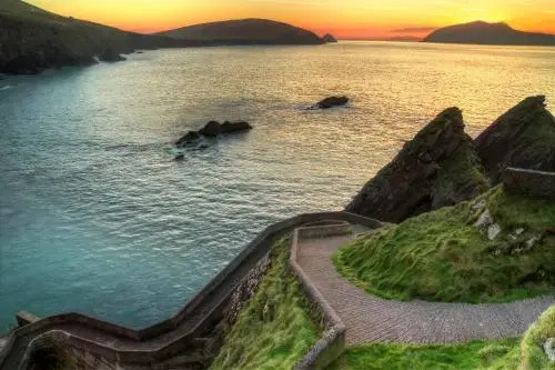 Dingle Courtyard Cottages 4 Bed Sleeps 8
