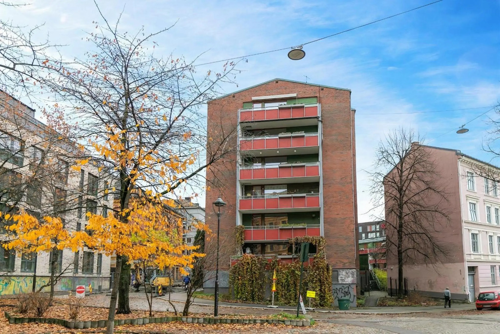 ***Upscale***City Center*