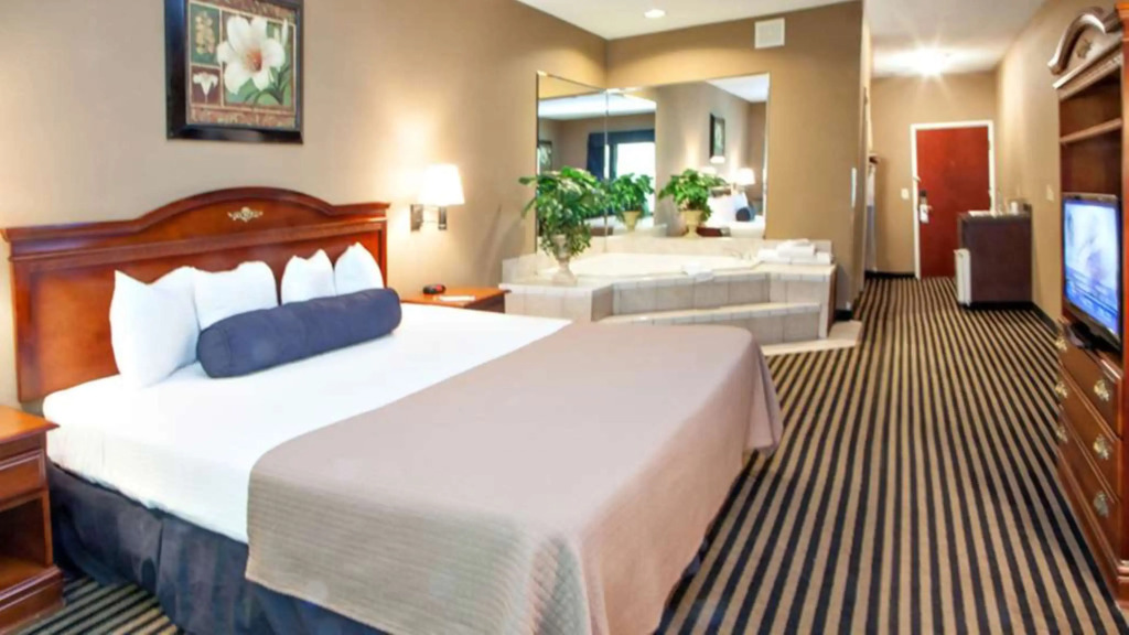 Mountain Inn & Suites Flat Rock