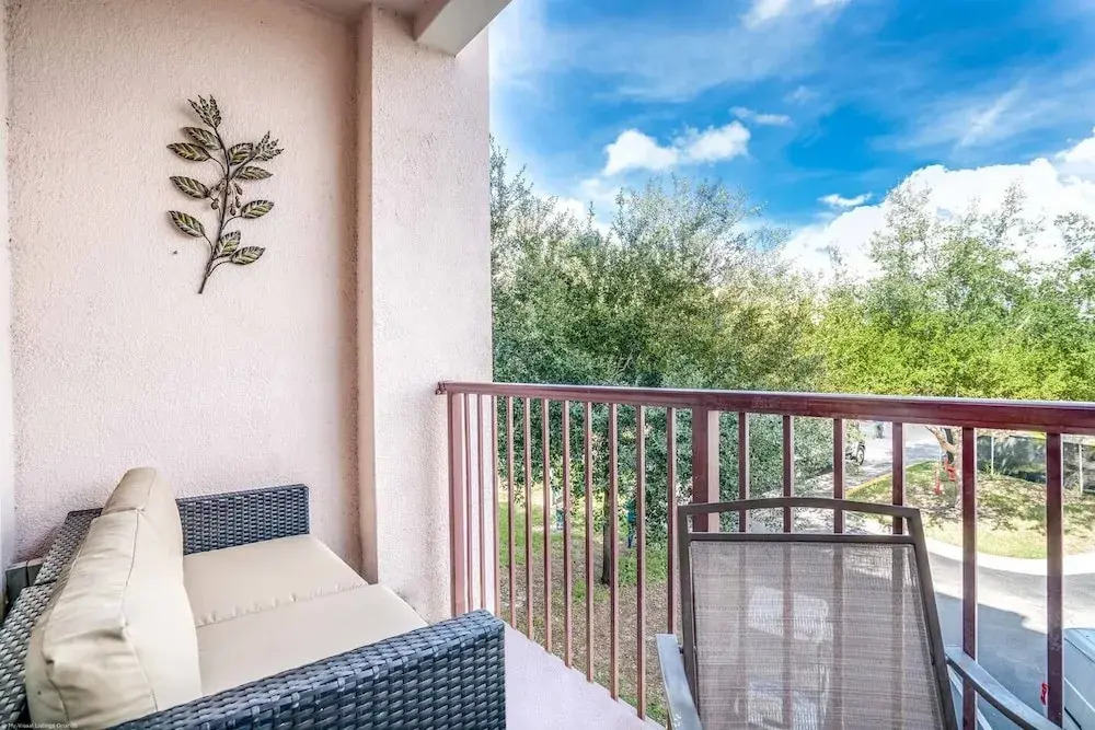 Roomy and Modern 3bd/2ba Home With Balcony #3vc201